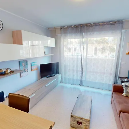 Appartement Spacieux 2p Climatise Centre-ville Avec Grande Terrasse, Proche Plages Et Commerces - Fr-1-196-351